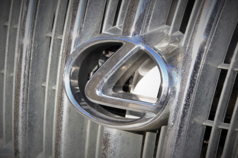 "Еще один": вслед за Land Cruiser "прославился" Lexus