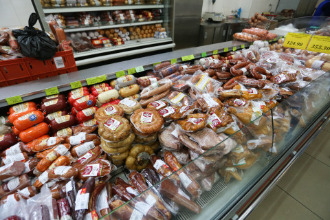 Семья отравилась мясом из популярного супермаркета