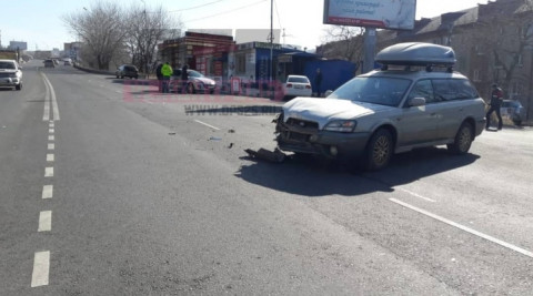 Автолюбители не поделили дорогу на перекрестке