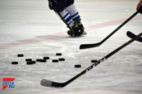 Российский хоккеист умер во время матча