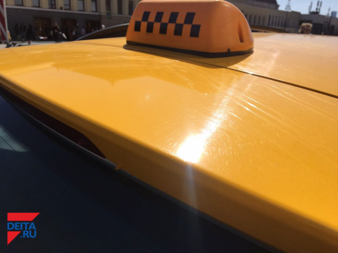 Жесткое ДТП с участием такси произошло на трассе