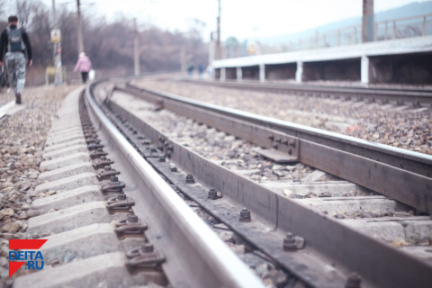 Грузовой поезд сошел с рельсов под Кемерово