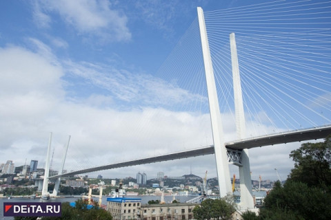 Подлодка замечена под Золотым мостом