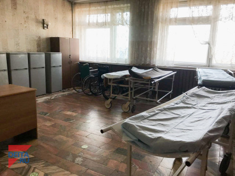 Реалии больниц: пенсионерке наложили шину из швабры