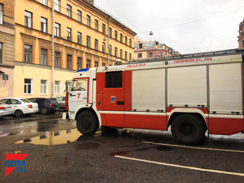 В высотном доме заживо сгорел человек