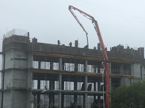 Один из самых крупных застройщиков банкротится?