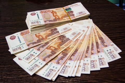 Названа самая высокая зарплата дальневосточного врача