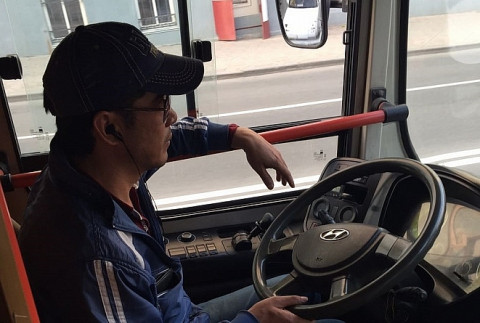 Деньги водителя автобуса напугали пассажиров