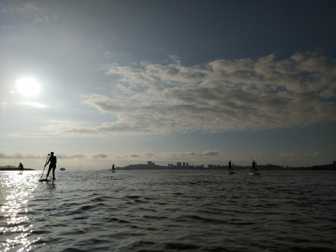 "Это отвратительно": как sup - серферы женщин поздравили