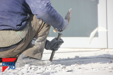 Губернатор отправил чиновников работать на стройку