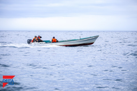 За хлебом россияне добираются вплавь