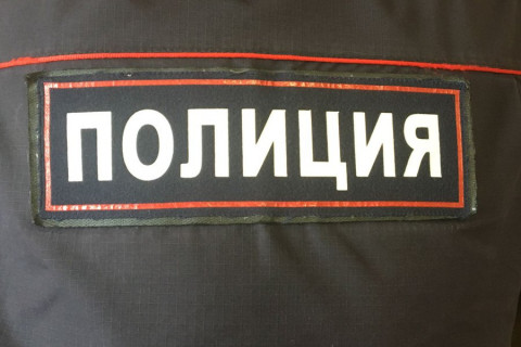 В России ФСБ пошло с оружием на МВД