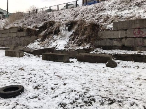 Пьяницы, разруха и грязь: реалии двора во Владивостоке