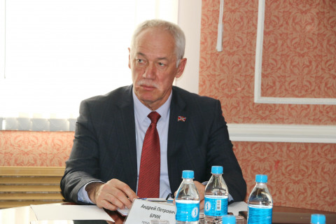 Председатель Думы города Владивостока Андрей Брик провел прием граждан