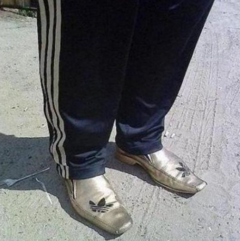 Хулиганы напали на дверь пожилой горожанки