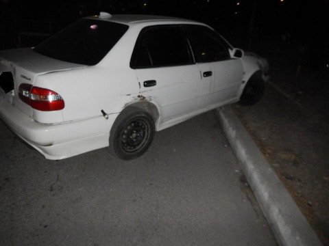 Пьяный парень угнал и разбил машину собутыльника