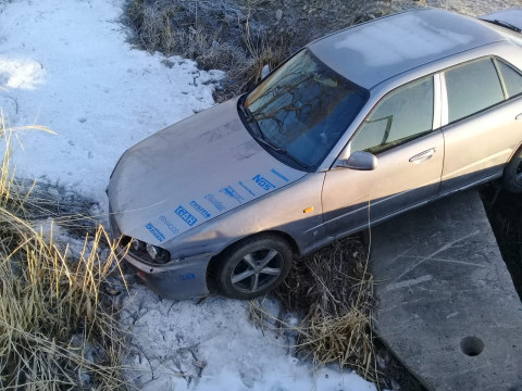 Водители устроили прыжки с моста через реку
