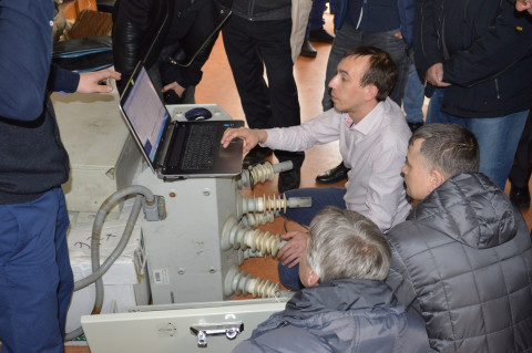 Специалисты приморского филиала ДРСК отработали навыки работы с реклоузерами