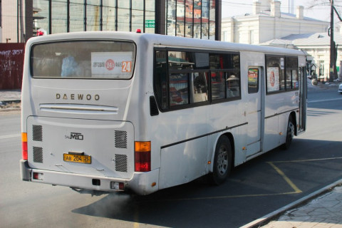 Десятки автобусов не вышли на городские маршруты