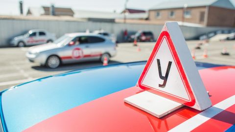 С 1 марта вступают в силу новые правила обучения на права