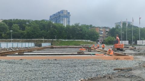 Фундамент готовят под будущий ФОК на стадионе «Строитель»