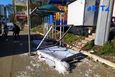 "Декоративные" остановочные павильоны угрожают здоровью детей во Владивостоке