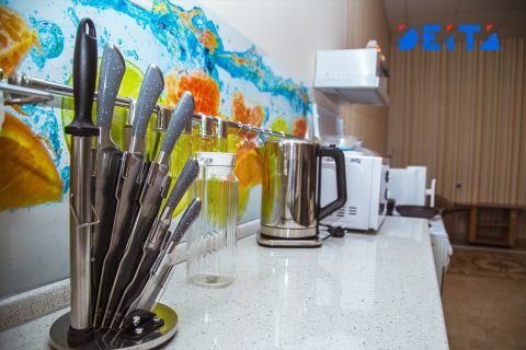 Бытовая травма на кухне чуть не лишила жительницу Приморья подвижности пальца