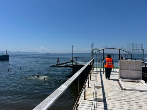 Специальные комиссии следят за безопасностью детей на пляжах Владивостока