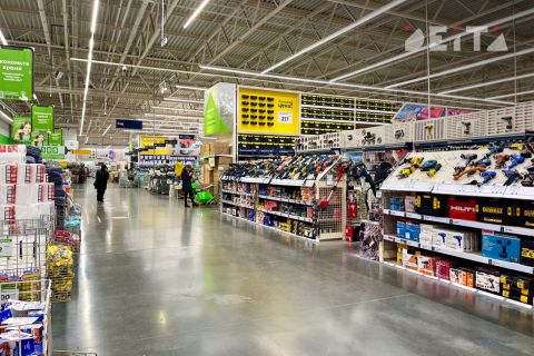 Бизнес хотят штрафовать за вывески на иностранном языке