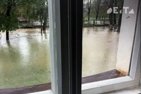 Уточнённое штормовое предупреждение распространил Примгидромет