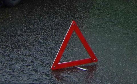 Во Владивостоке водитель Toyota Prius сбил двух девушек на пешеходном переходе