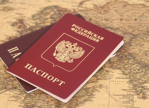 Детей больше не будут вписывать в загранпаспорта родителей