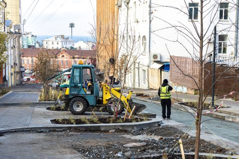 На Мордовцева во Владивостоке приступили к асфальтированию