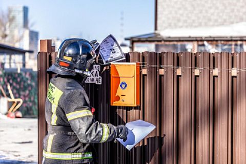Пожарные извещатели и покос травы: во Владивостоке проверяют частный сектор