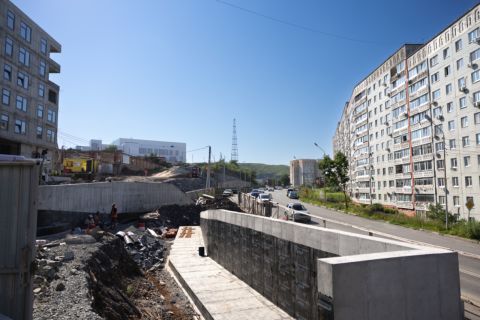 Систему ливневой канализации обустраивают на новой дороге во Владивостоке