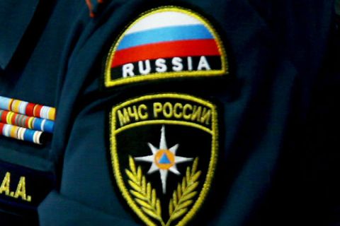 Сотрудники МЧС в Приморье спасли рыбака, унесенного в открытое море