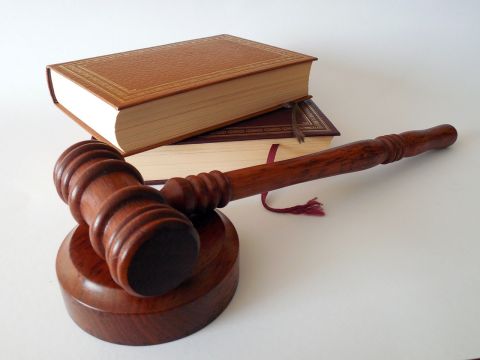 Во Владивостоке директора компании будут судить за посредничество во взятке