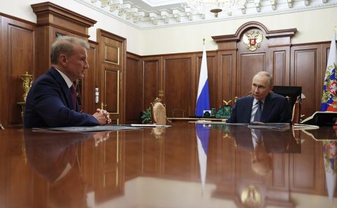 «Нет, Владимир Владимирович, у нас нет этого»: Путин предостерег Грефа