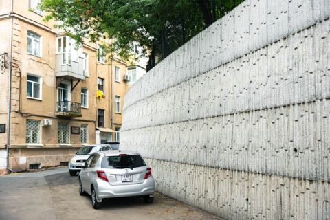 На улице Суханова восстановили более 100 метров подпорной стены