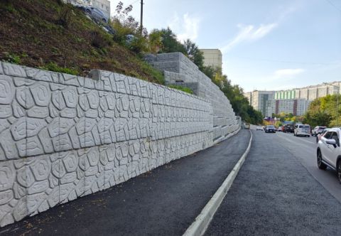 Ремонт ещё одной подпорной стены завершён во Владивостоке